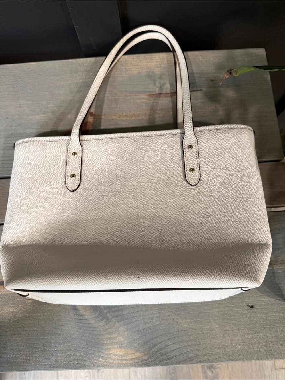 Coach Cream/White Leather purse with Gold Hardware - Picture 5 of 6